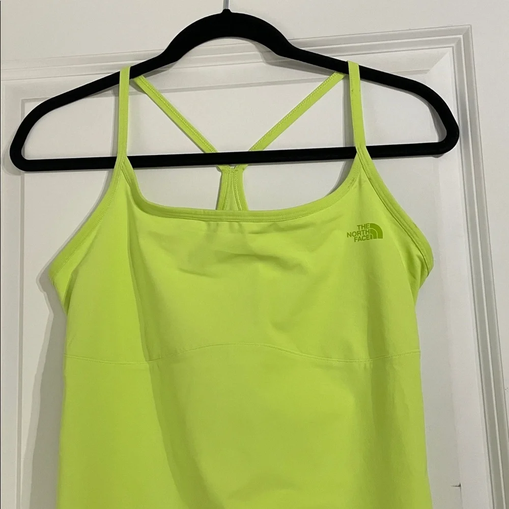 North Face Women's Arque Hike Dress in Sharp Green Built In Shorts Athletic - Picture 8 of 16